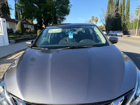 Used 2017 Nissan Sentra SV w/ Style Package image 12