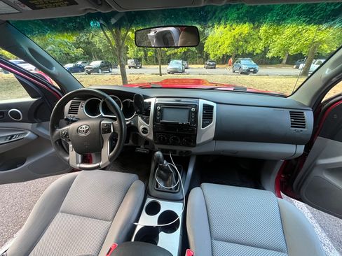Used 2014 Toyota Tacoma 4x4 Access Cab V6 w/ TRD Sport Package image 10