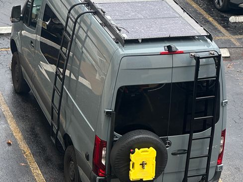 Used 2023 Mercedes-Benz Sprinter 2500 image 5