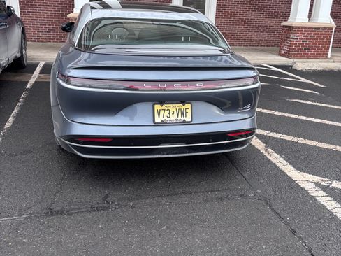 Used 2025 Lucid Air Touring image 4