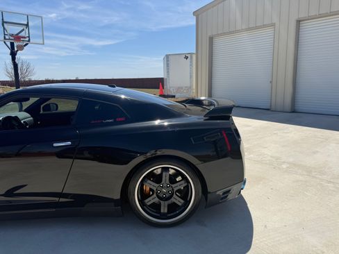 Used 2012 Nissan GT-R Black Edition AWD/4WD image 10