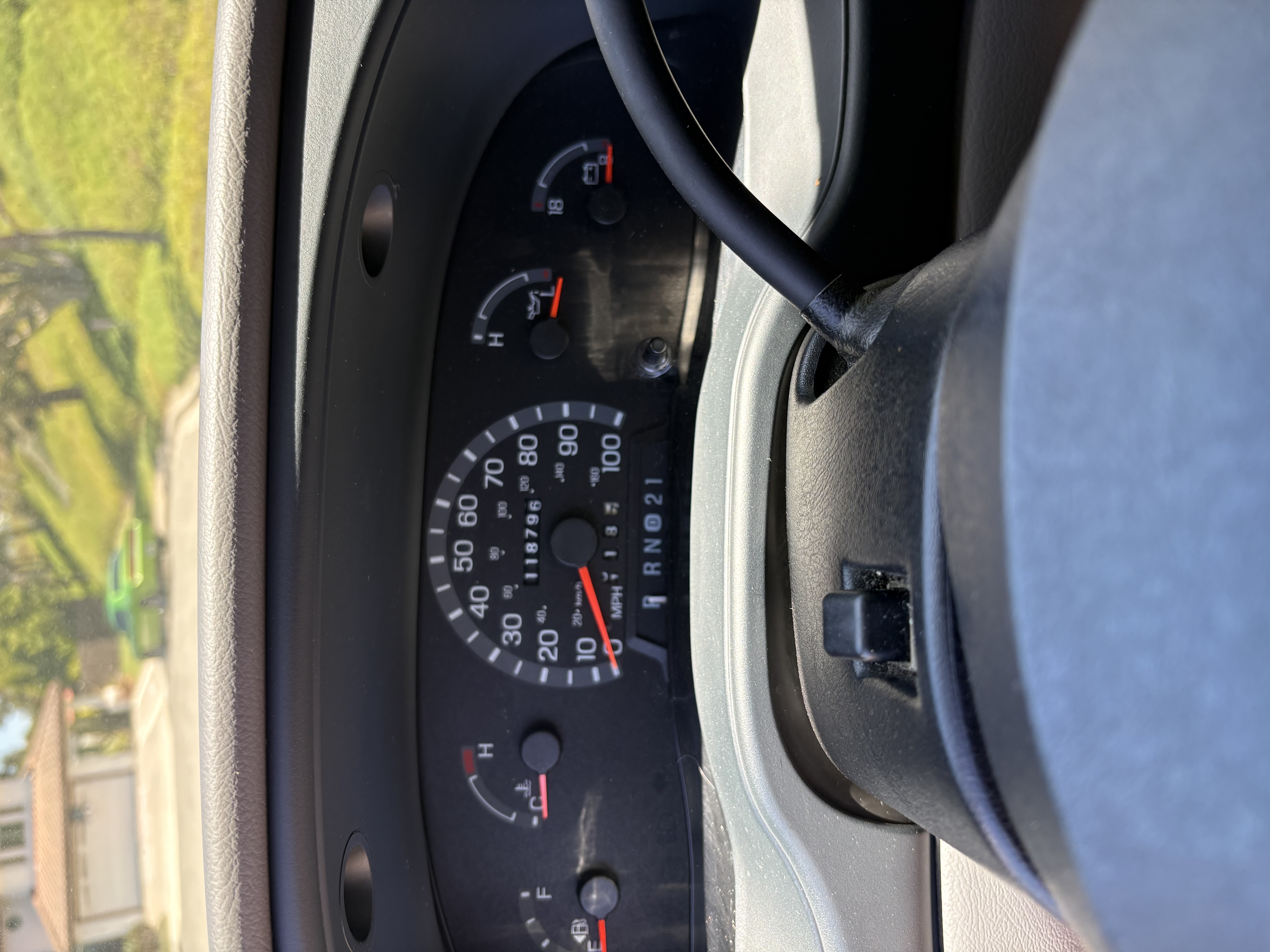 Used 2002 Ford E-150 and Econoline 150 RWD image 5