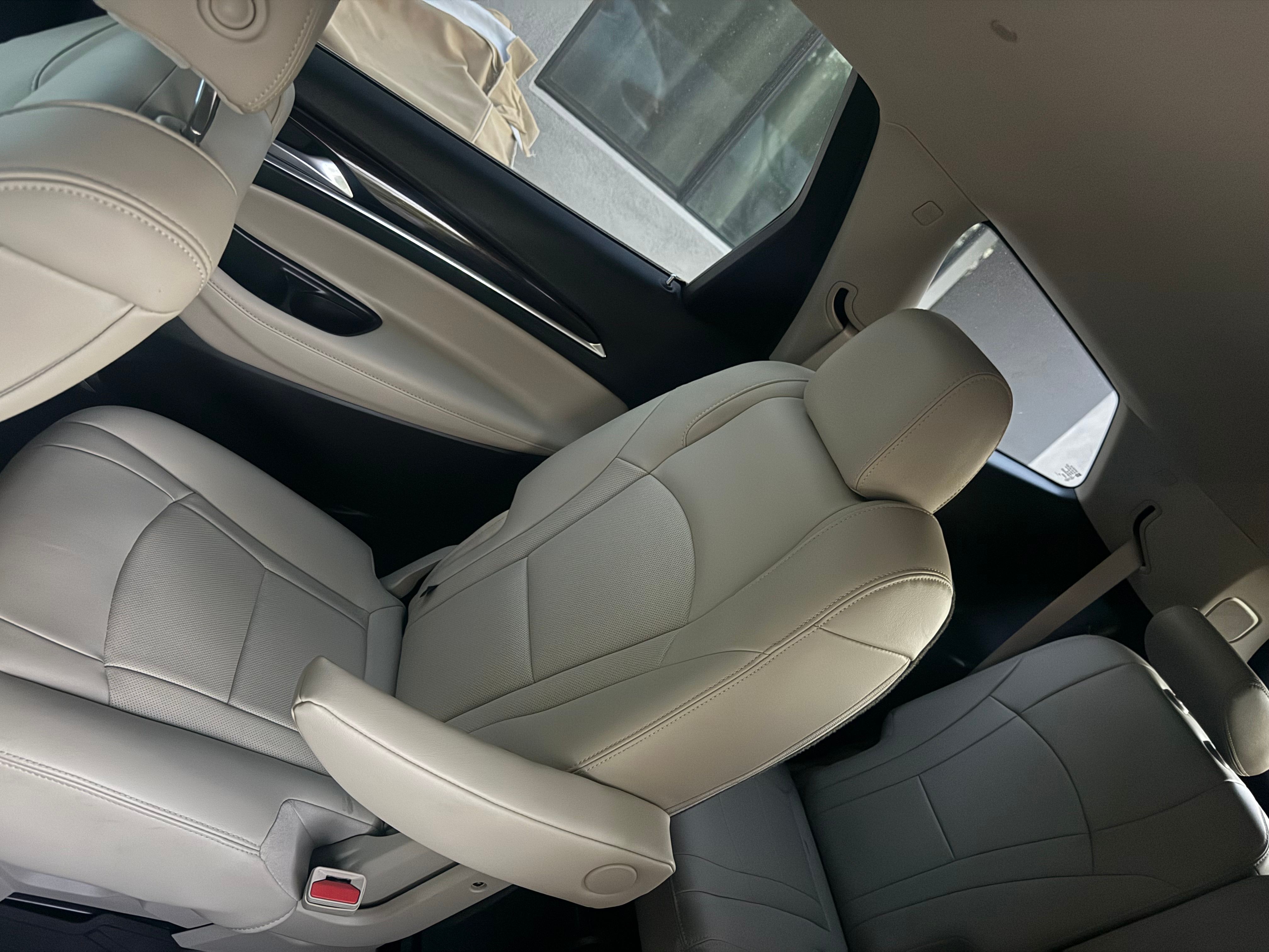 Used 2021 Buick Enclave Essence w/ Sport Touring Edition FWD image 19