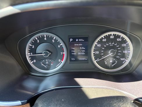 Used 2019 Hyundai Santa Fe SE AWD/4WD image 13
