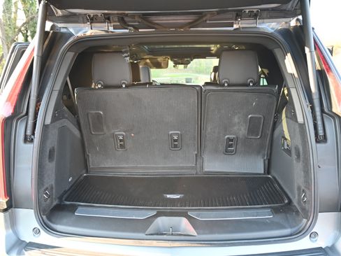 Used 2021 Cadillac Escalade Premium Luxury image 8