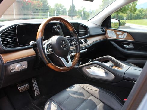 Used 2022 Mercedes-Benz GLS 450 4MATIC image 9