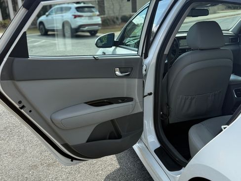 Used 2016 Kia Optima EX w/ Premium Package image 15