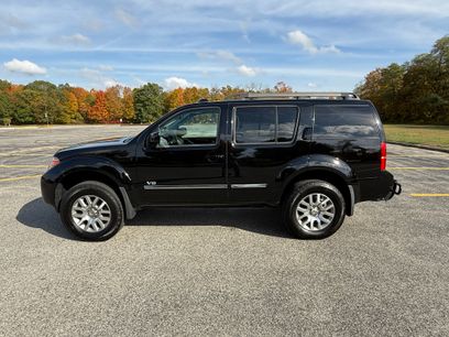 Used 2011 Nissan Pathfinder LE w/ LE V8 Value Pkg