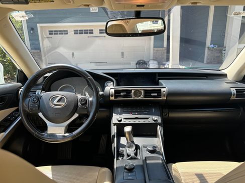 Used 2015 Lexus IS 250 image 9