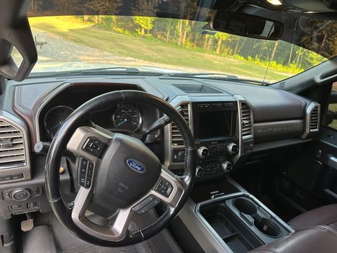 Used 2017 Ford F250 Platinum w/ Platinum Ultimate Package AWD/4WD image 10