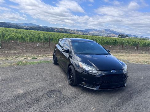 Used 2013 Ford Focus ST FWD image 10