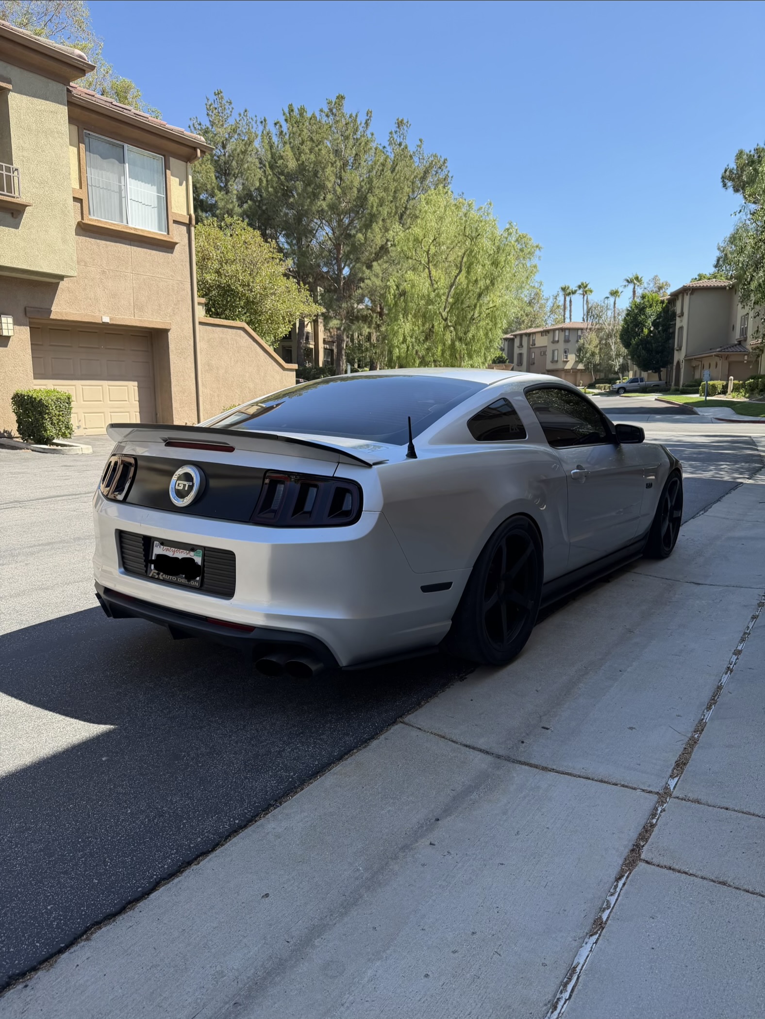 Used 2012 Ford Mustang GT RWD image 8