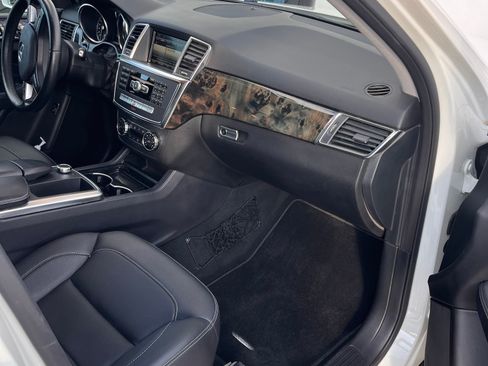 Used 2013 Mercedes-Benz ML 350 4MATIC w/ Premium 1 Pkg image 9