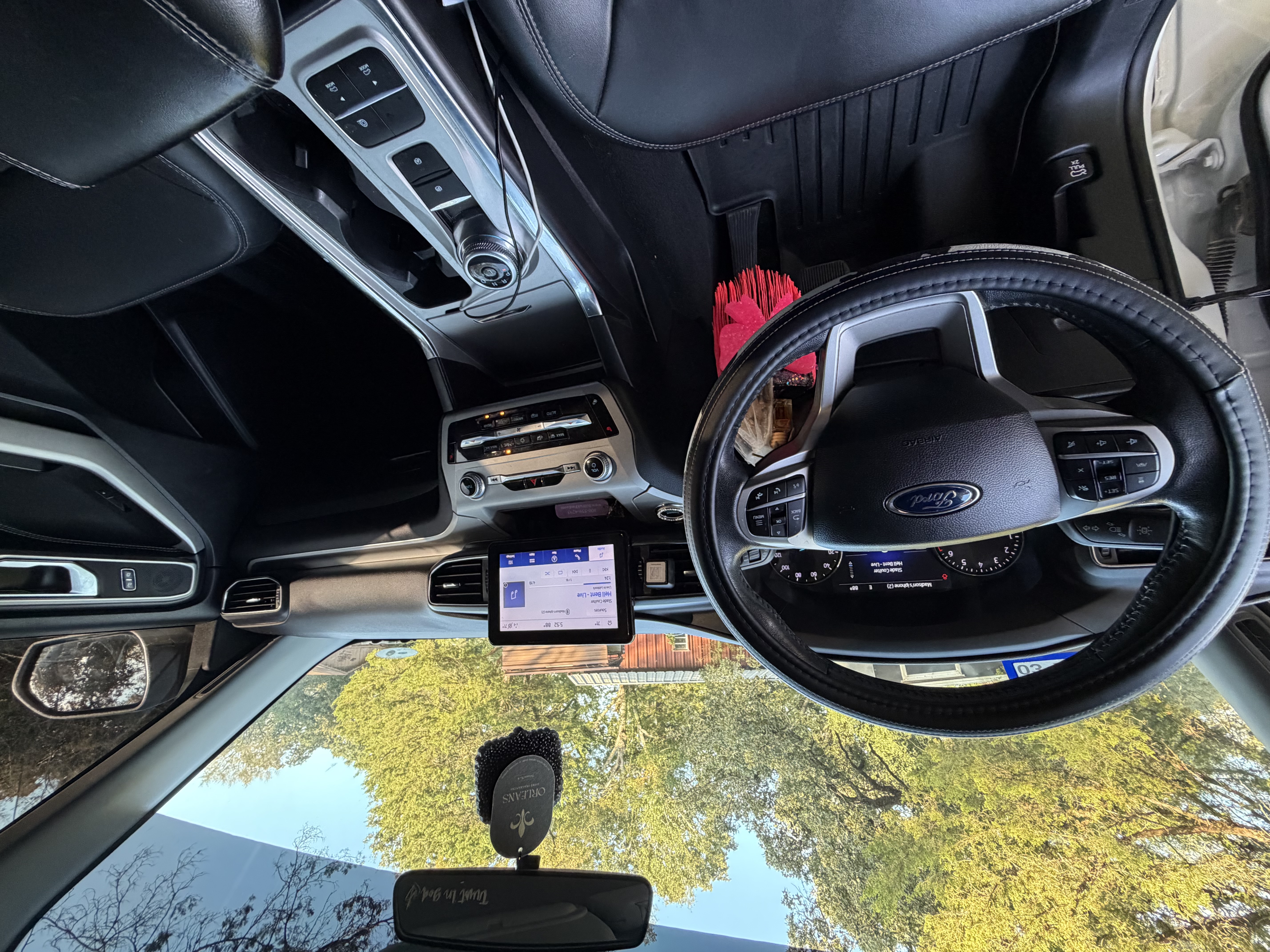 Used 2022 Ford Explorer XLT w/ Equipment Group 202A RWD image 6