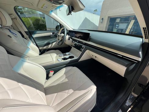 Used 2025 Genesis GV80 3.5T Prestige image 9