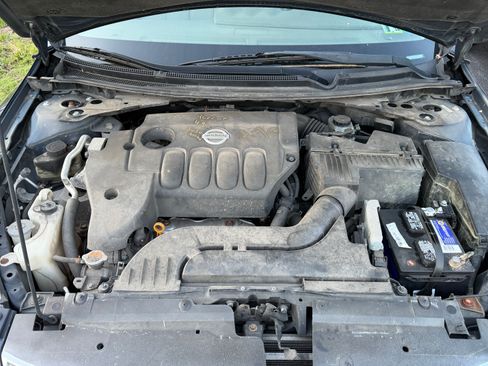 Used 2010 Nissan Altima 2.5 SL w/ SL Pkg FWD image 5
