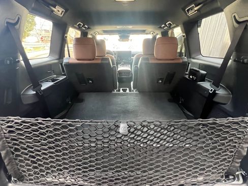 Used 2025 Lexus GX 550 image 10