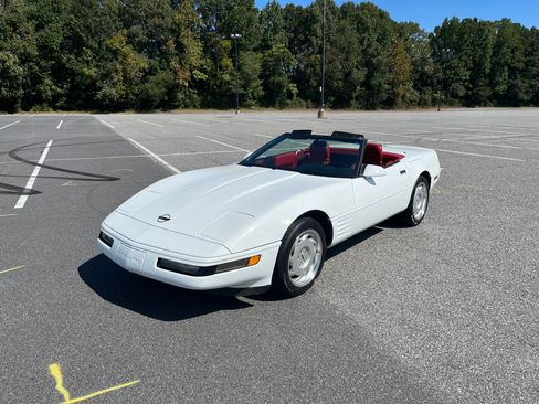 Used 1992 Chevrolet Corvette Convertible image 12