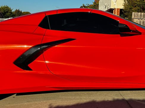 Used 2021 Chevrolet Corvette Stingray Convertible w/ Z51 Performance Package image 1