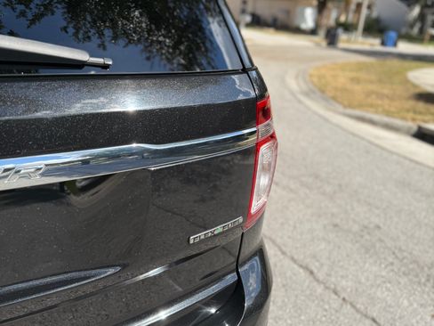 Used 2014 Ford Explorer XLT w/ Equipment Group 202A image 9