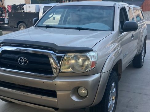 Used 2005 Toyota Tacoma 4x4 Access Cab image 2