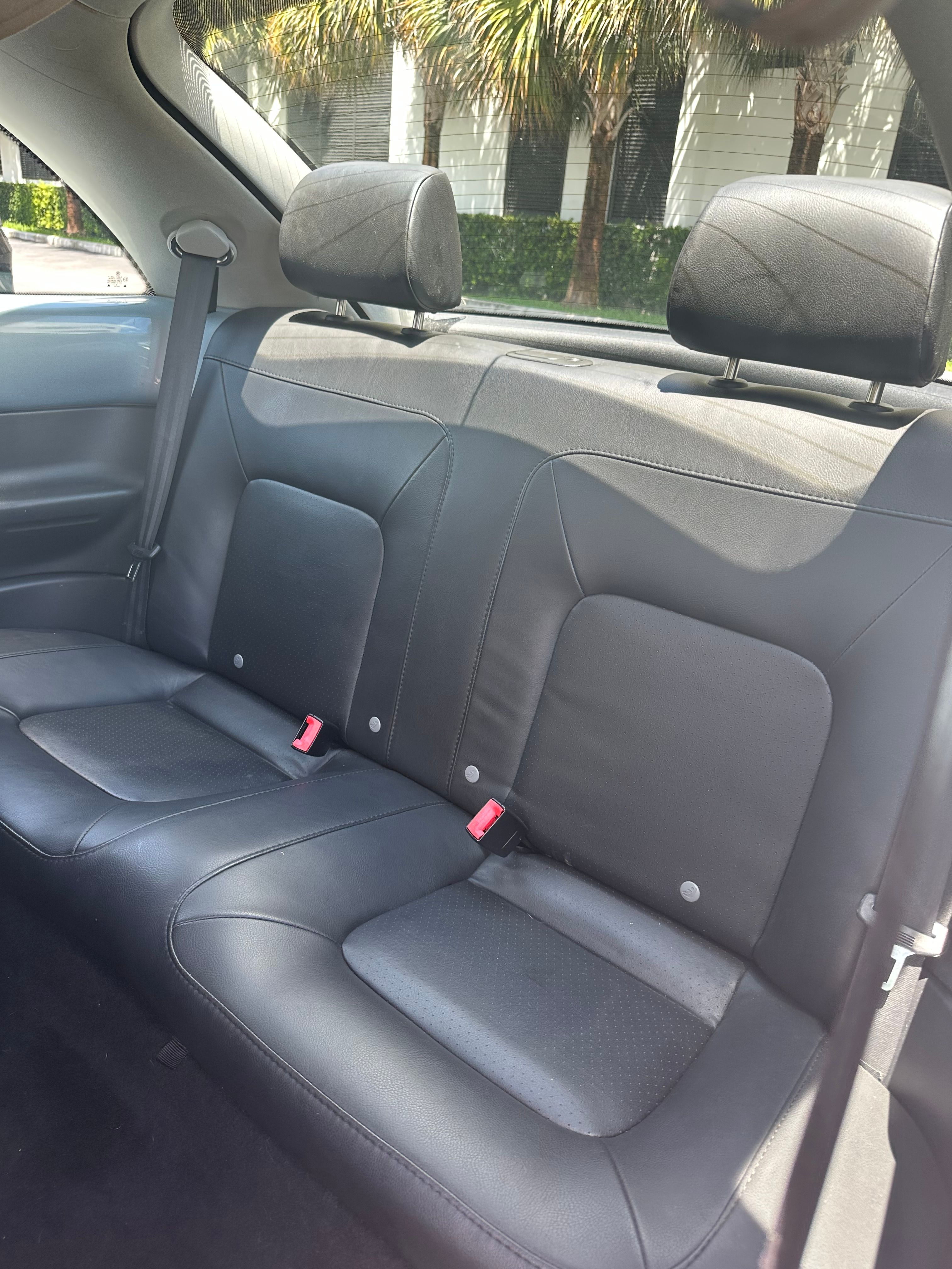 Used 2009 Volkswagen Beetle Coupe FWD image 4