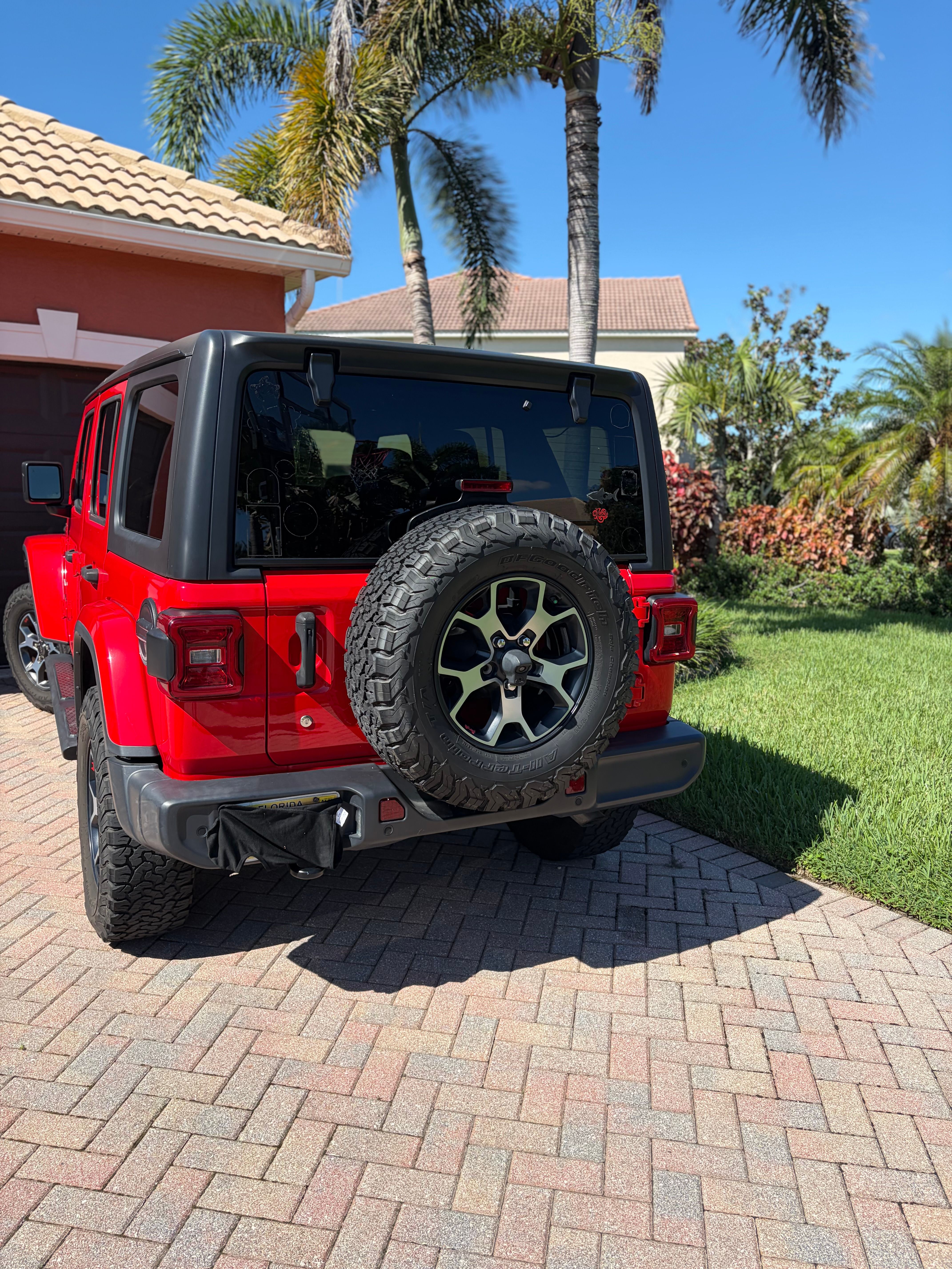 Used 2020 Jeep Wrangler Unlimited Sahara AWD/4WD image 18