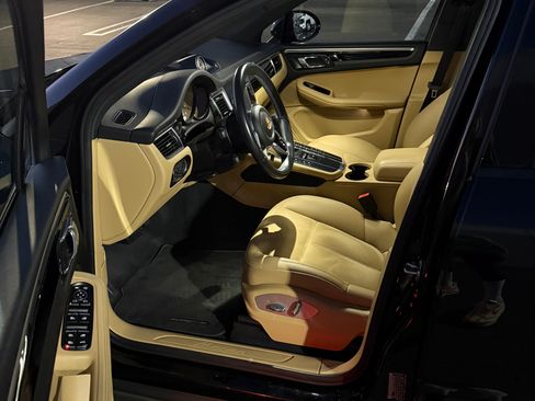 Used 2018 Porsche Macan Sport Edition image 12