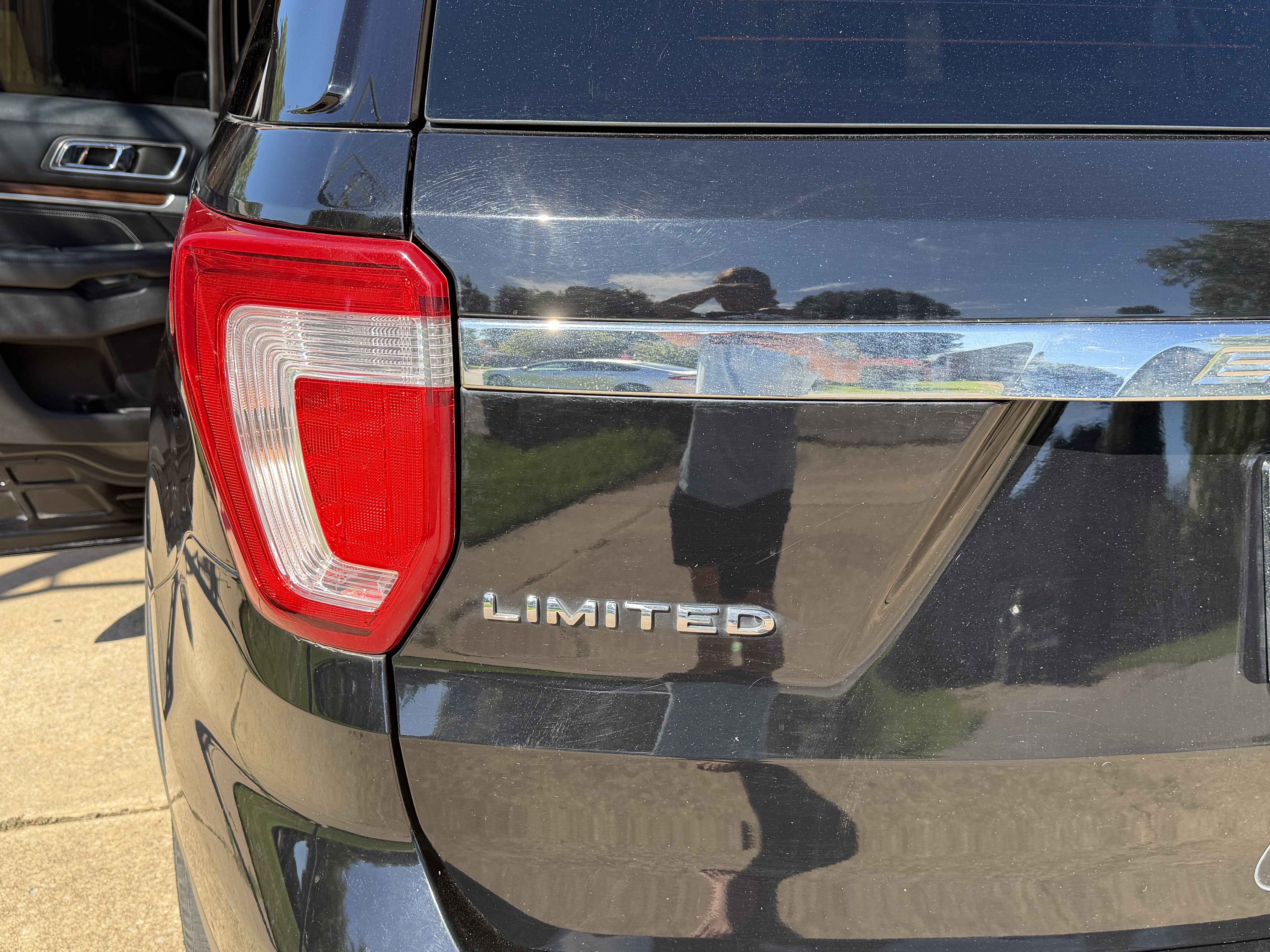 Used 2016 Ford Explorer Limited w/ Equipment Group 301A FWD image 10