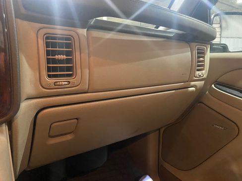 Used 2006 Cadillac Escalade EXT image 2