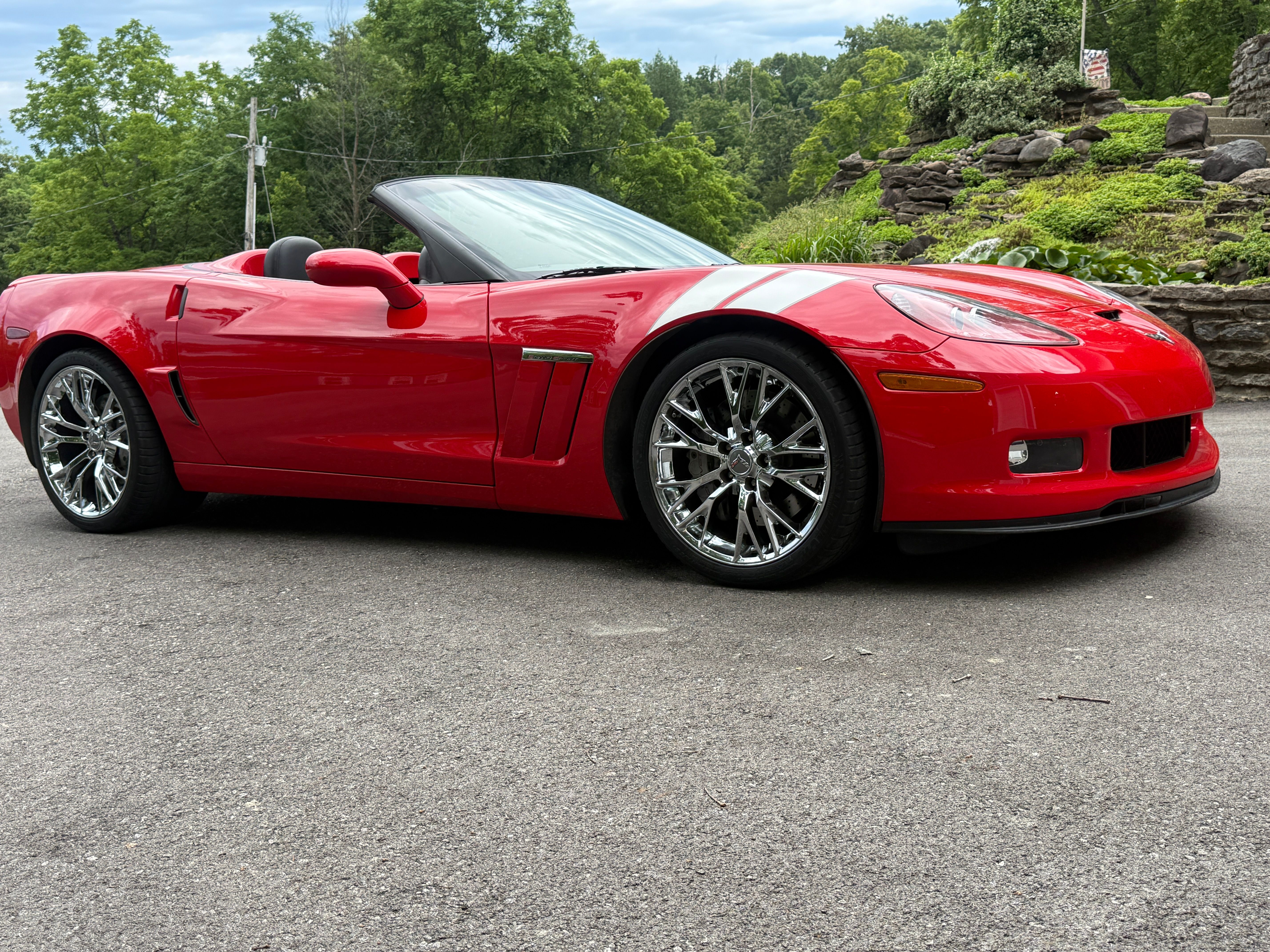 Used 2010 Chevrolet Corvette Grand Sport w/ Preferred Equipment Group RWD image 8