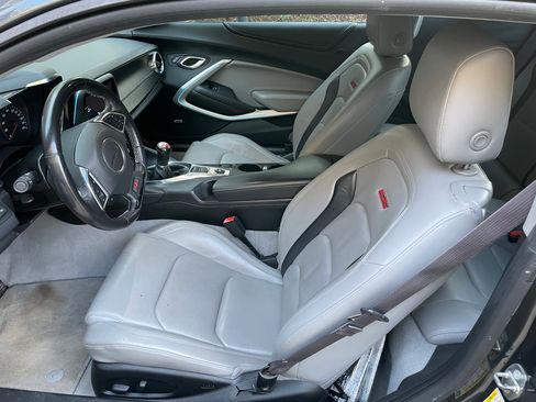 Used 2016 Chevrolet Camaro SS RWD image 4