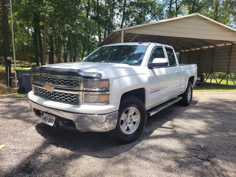 Used 2015 Chevrolet Silverado 1500 LT AWD/4WD image 2