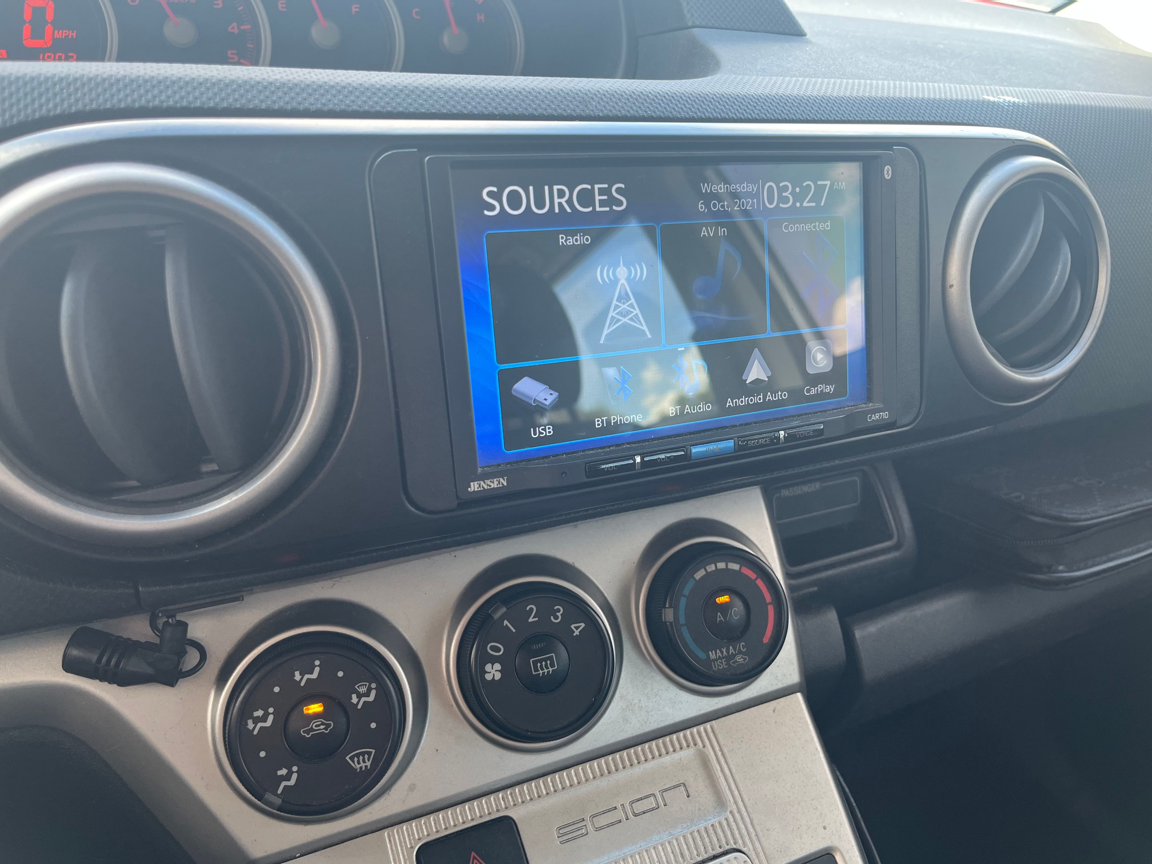 Used 2010 Scion xB FWD image 14