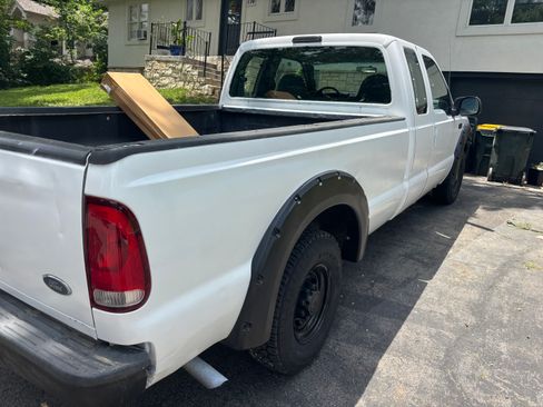 Used 2003 Ford F250 XL RWD image 17