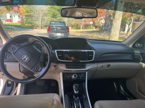 Used 2014 Honda Accord Touring image 8