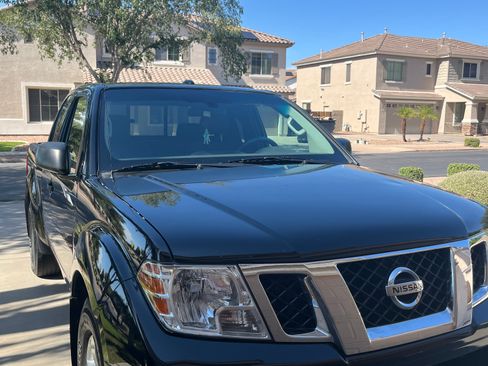 Used 2013 Nissan Frontier SV RWD image 4