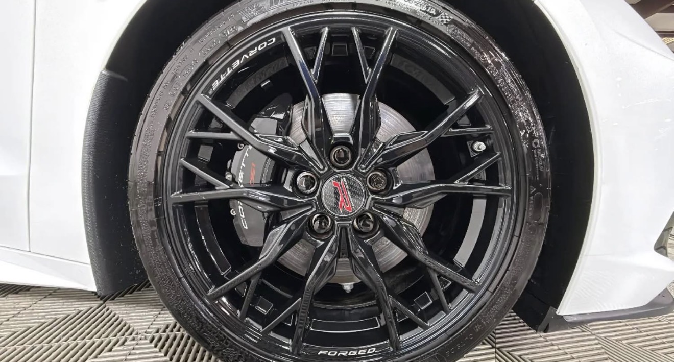 Used 2023 Chevrolet Corvette Stingray Preferred Conv w/ Z51 Performance Package RWD image 6