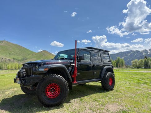 Used 2019 Jeep Wrangler Unlimited Rubicon image 1