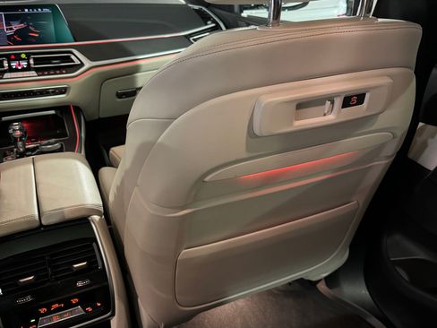 Used 2022 BMW X7 xDrive40i w/ M Sport Package image 17