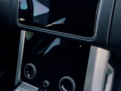 Used 2022 Land Rover Range Rover P525 Westminster Edition image 9