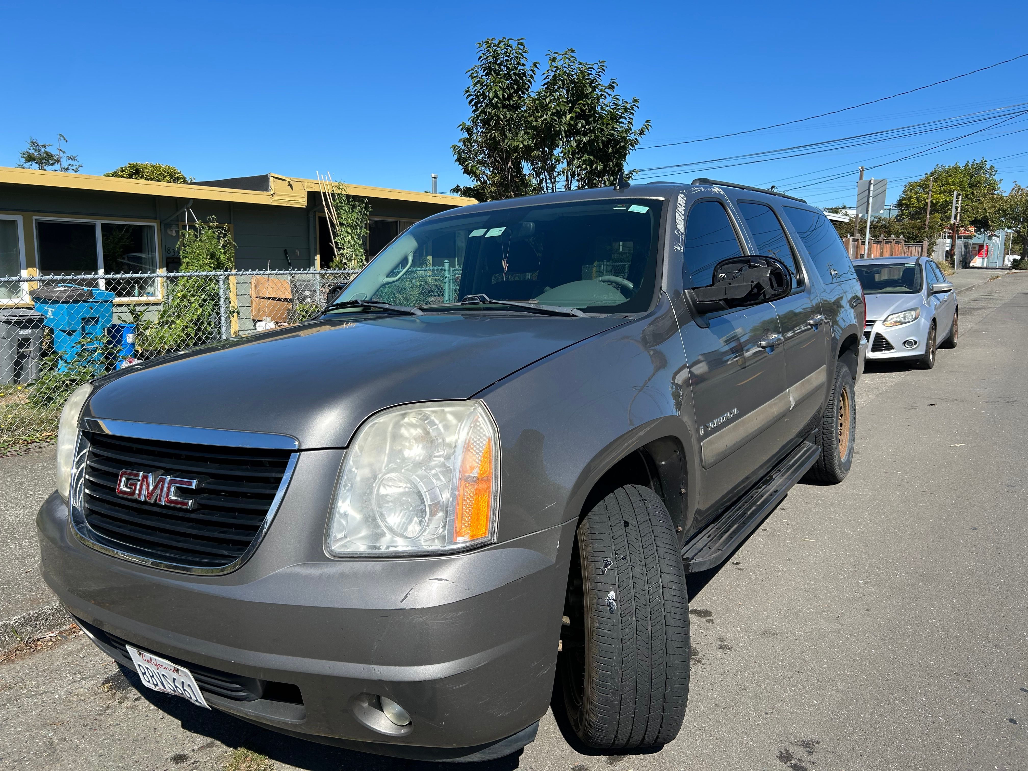Used 2008 GMC Yukon XL SLE RWD image 1