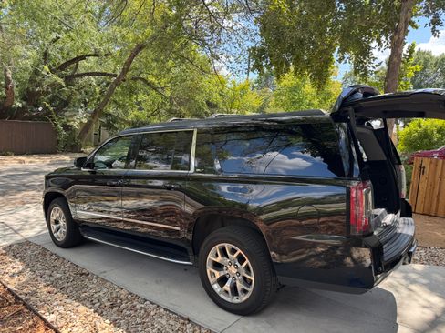 Used 2019 GMC Yukon XL SLT w/ Open Road Package RWD image 8
