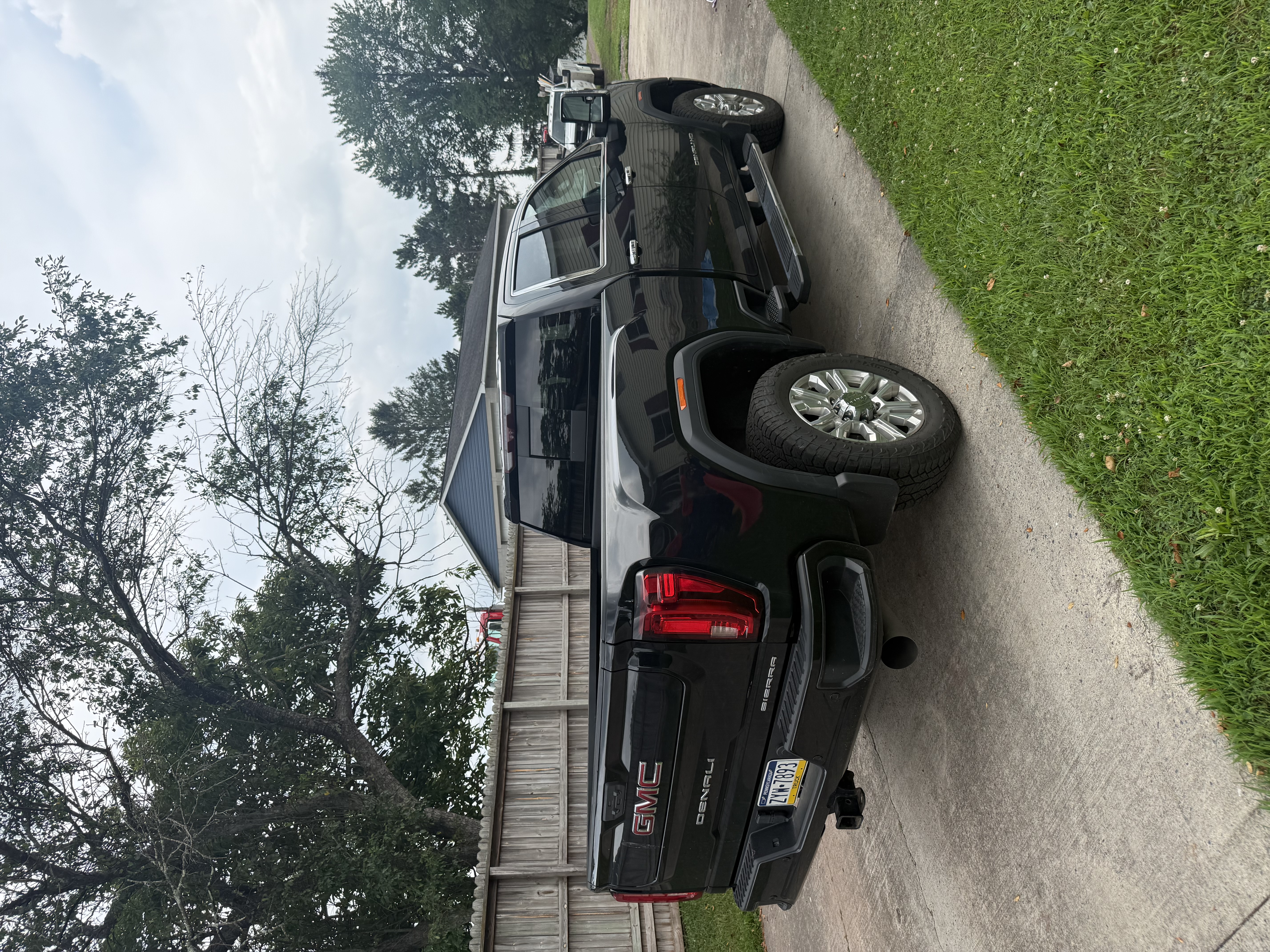 Used 2020 GMC Sierra 2500 Denali w/ Technology Package AWD/4WD image 6