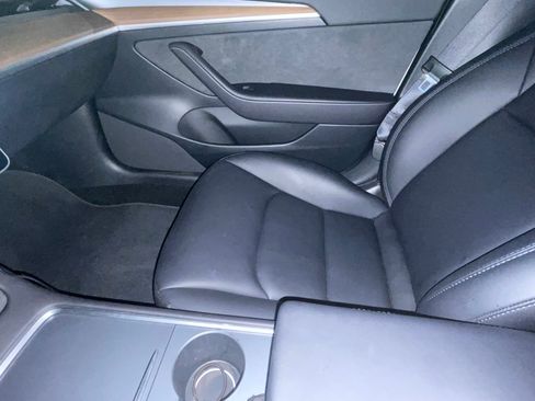 Used 2023 Tesla Model 3 Standard Range image 18