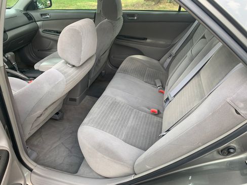 Used 2006 Toyota Camry LE image 8