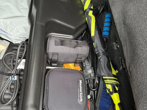 Used 2021 GMC Sierra 1500 AT4 w/ AT4 Premium Package image 17