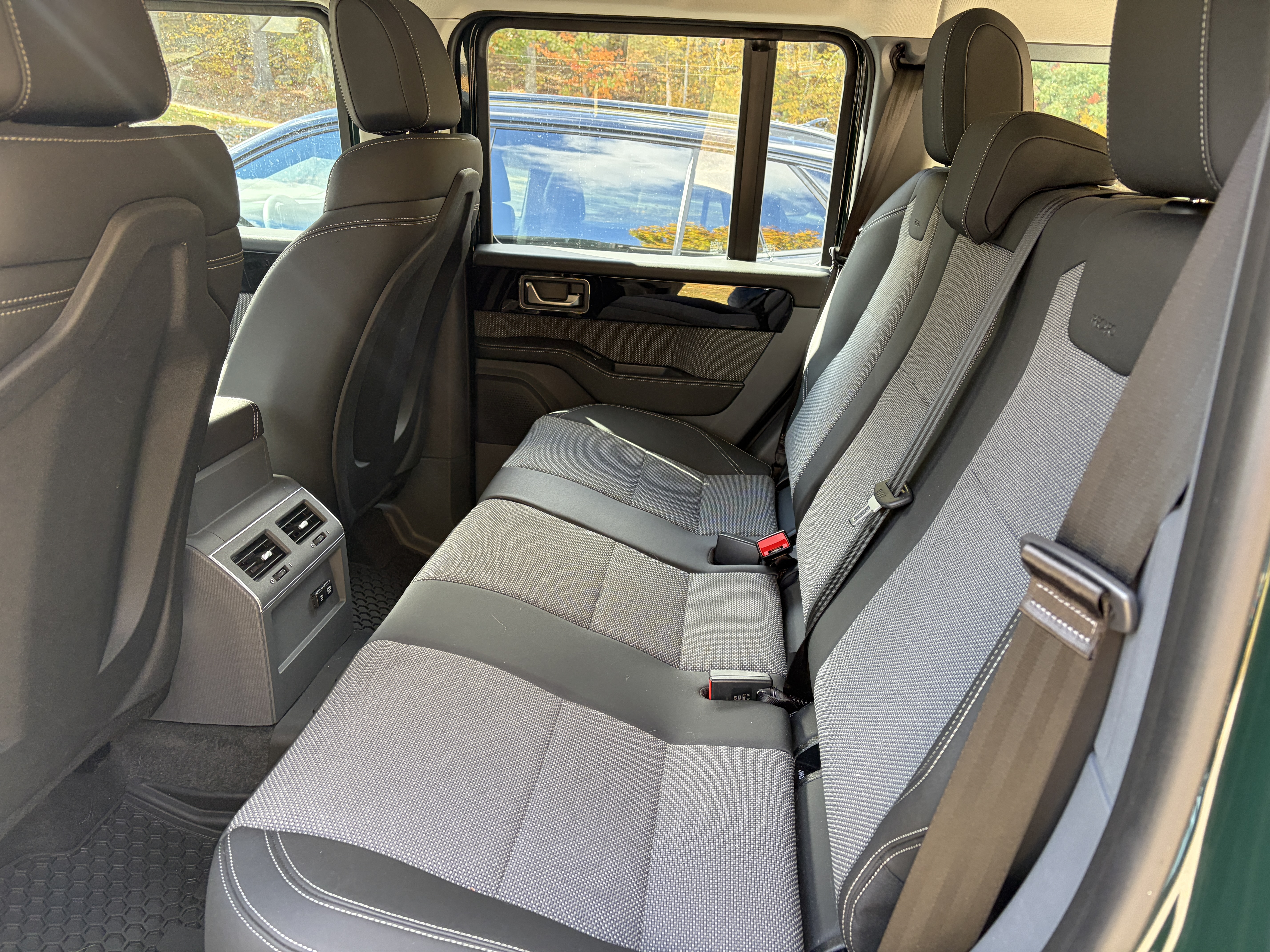 Used 2024 INEOS Grenadier Station Wagon AWD/4WD image 9