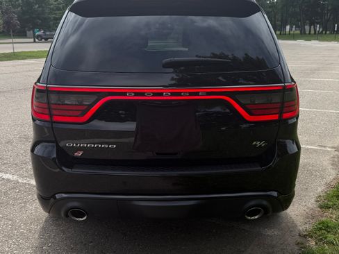 Used 2022 Dodge Durango R/T w/ Tow 'N Go Package AWD/4WD image 4