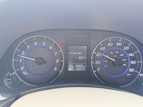 Used 2017 INFINITI QX70 3.7 Sport Utility 4D image 2